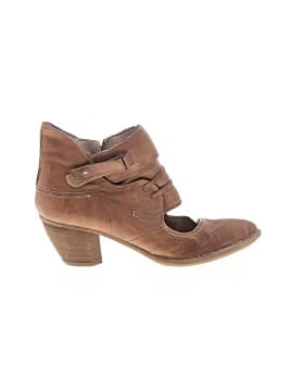 Khriò Ankle Boots (view 1)