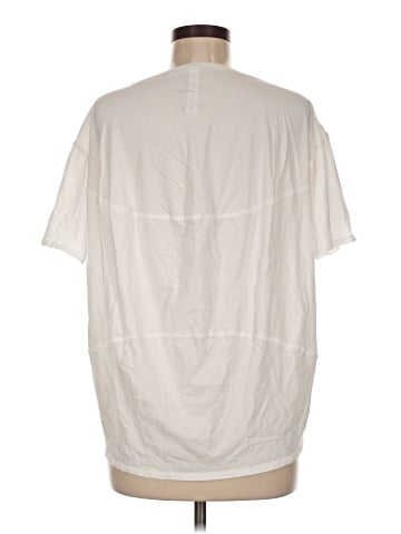 Lululemon Athletica Short Sleeve T-Shirt (view 2)