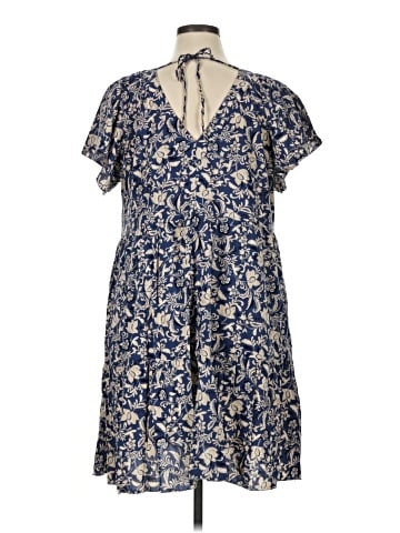 Old Navy Casual Dress (view 2)