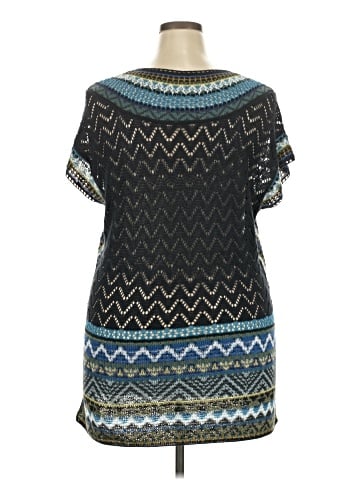 Peruvian Connection Poncho (view 2)