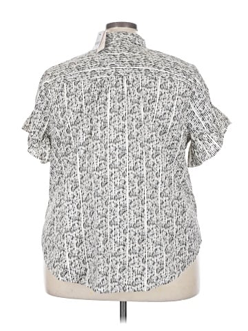 Lane Bryant Short Sleeve Button-Down Shirt (view 2)