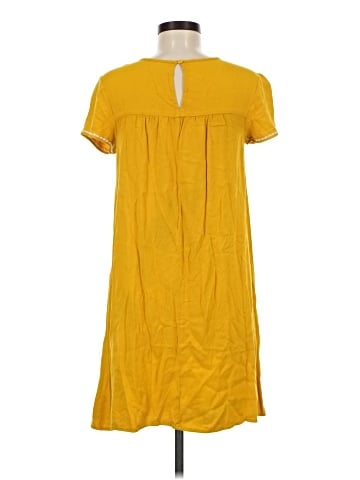 Old Navy Casual Dress (view 2)