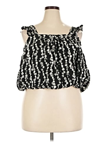 Melrose and Market Sleeveless Blouse (view 1)