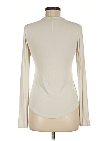 Lululemon Athletica Long Sleeve T-Shirt (view 2)