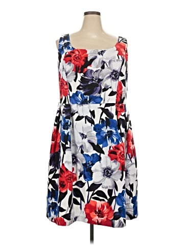 Carmen Marc Valvo Casual Dress (view 1)