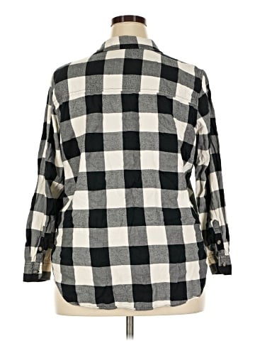 Universal Thread Long Sleeve Button-Down Shirt (view 2)