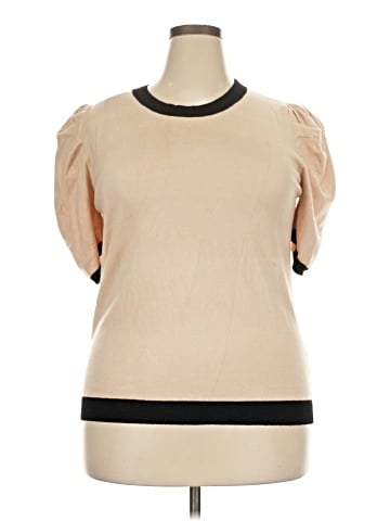 Dokotoo Short Sleeve Top (view 1)
