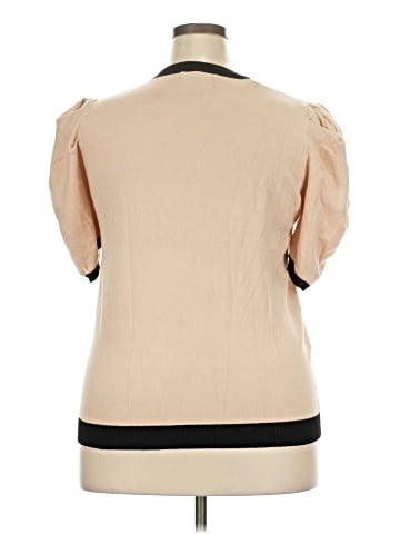 Dokotoo Short Sleeve Top (view 2)