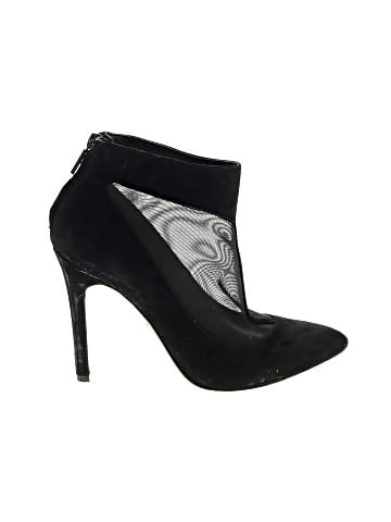 Pour La Victoire Ankle Boots (view 1)
