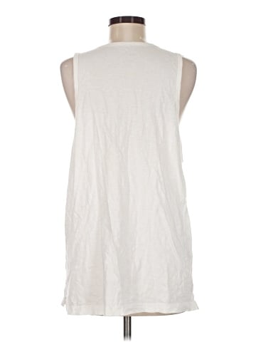 American Eagle Outfitters Sleeveless T-Shirt (view 2)