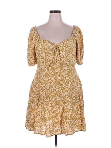 Old Navy Casual Dress (view 1)