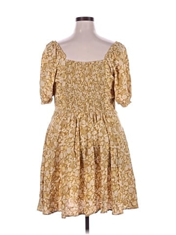 Old Navy Casual Dress (view 2)