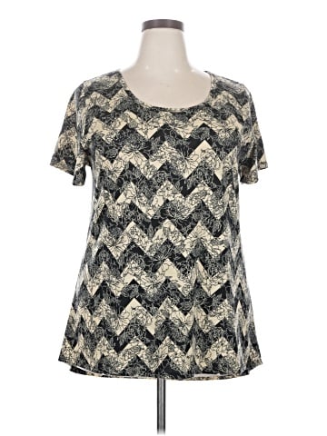 Lularoe Short Sleeve Blouse (view 1)