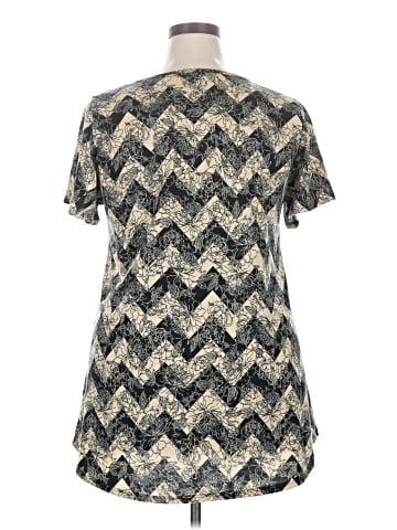 Lularoe Short Sleeve Blouse (view 2)