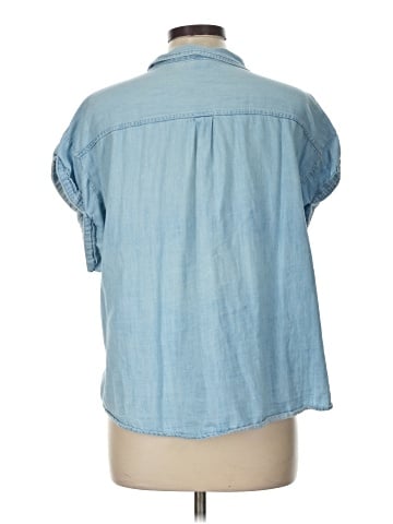 Old Navy Short Sleeve Button-Down Shirt (view 2)
