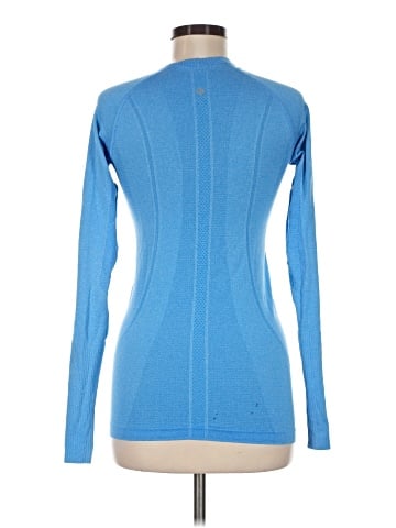 Lululemon Athletica Long Sleeve T-Shirt (view 2)