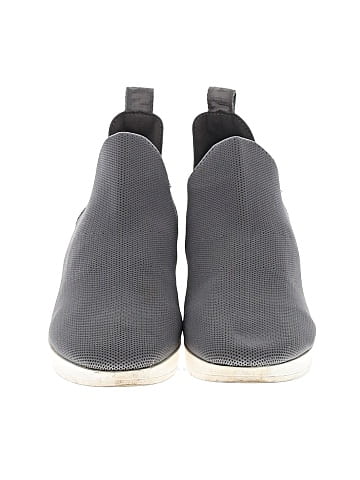 DKNY Sneakers (view 2)