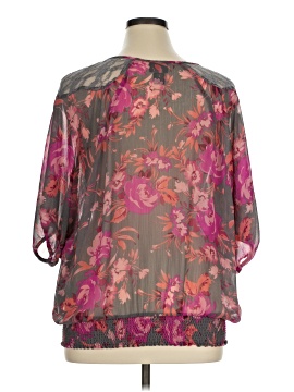 Torrid 3/4 Sleeve T-Shirt (view 2)