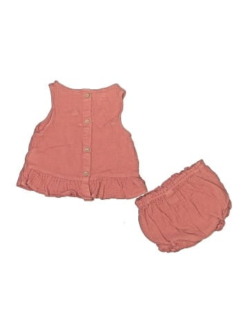 Old Navy Sleeveless Top (view 2)