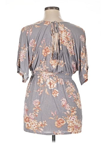 Jessica Simpson Short Sleeve T-Shirt (view 2)