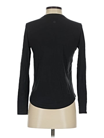 Lululemon Athletica Long Sleeve T-Shirt (view 2)