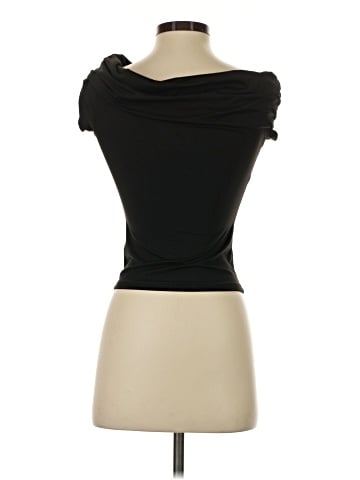 Trendy Queen Sleeveless Blouse (view 2)