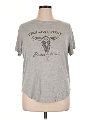 Maurices Short Sleeve T-Shirt (view 1)