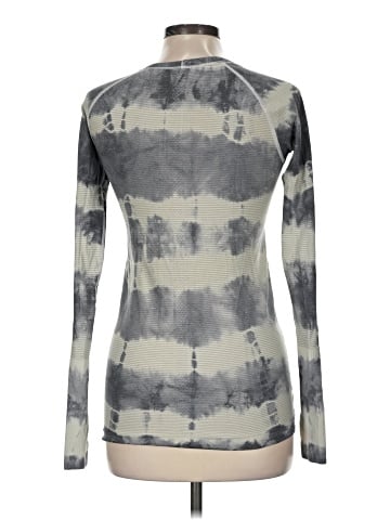 Lululemon Athletica Long Sleeve T-Shirt (view 2)
