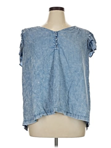Jane and Delancey Short Sleeve Top (view 1)