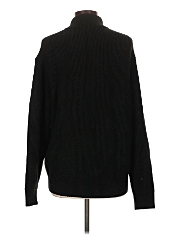 Uniqlo Turtleneck Sweater (view 2)