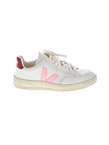 VEJA Sneakers (view 1)