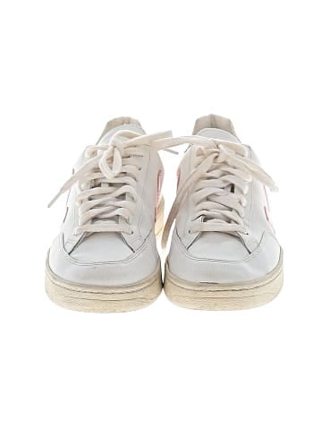 VEJA Sneakers (view 2)