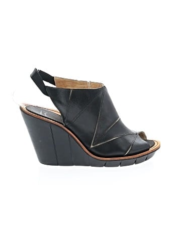 Camper Wedges (view 1)