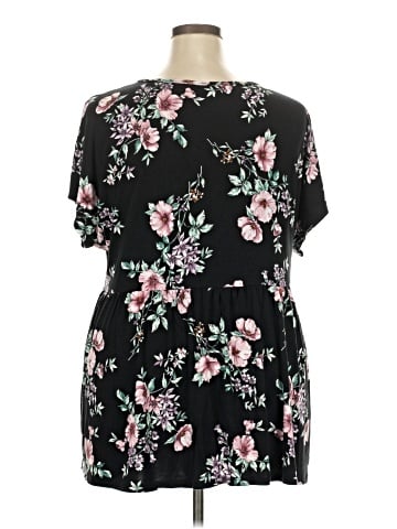 Torrid Short Sleeve T-Shirt (view 2)