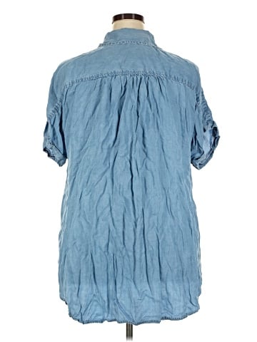 Cato Short Sleeve Button-Down Shirt (view 2)