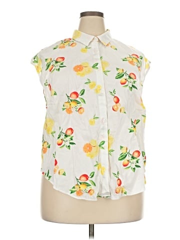Forever 21 Plus Sleeveless Button-Down Shirt (view 1)