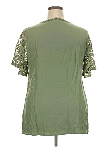 BLOOMCHIC Short Sleeve Top (view 2)