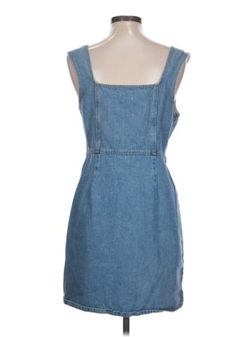 Urban Outfitters Casual Dress (view 2)
