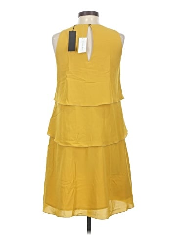 Banana Republic Casual Dress (view 2)