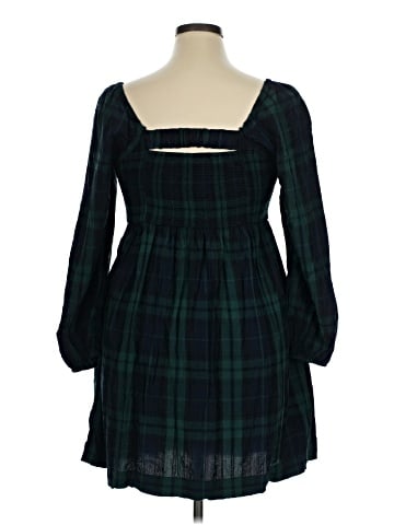 Old Navy Casual Dress (view 2)