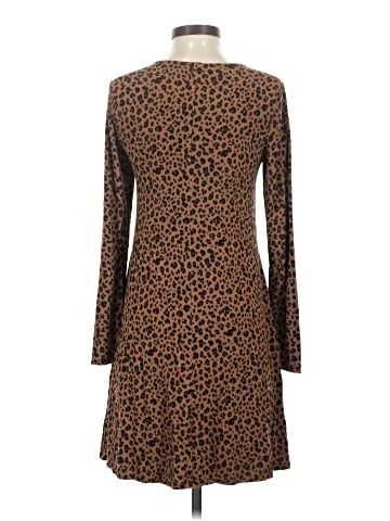 Old Navy Casual Dress (view 2)