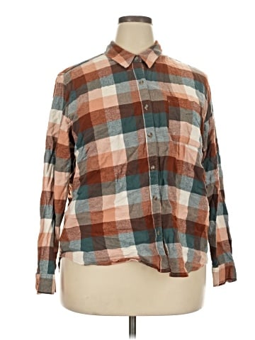 Universal Thread Long Sleeve Button-Down Shirt (view 1)