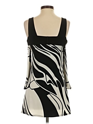 Eva Varro Sleeveless Blouse (view 2)