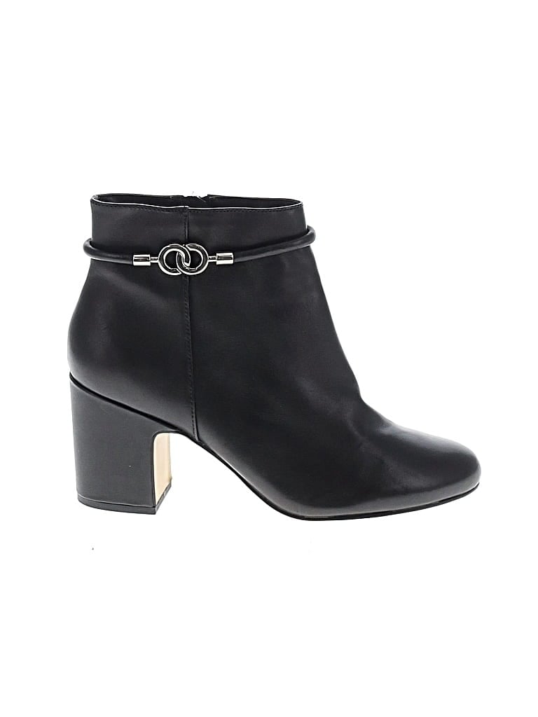 Pre-owned Bella Vita Ankle Boots In Black