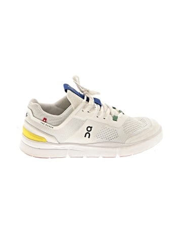 On Cloud Sneakers (view 1)