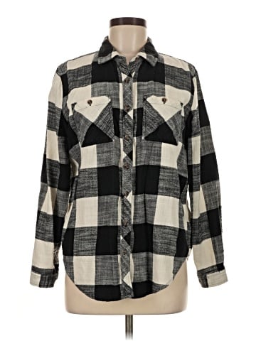 Maurices Long Sleeve Button-Down Shirt (view 1)