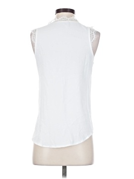 Dokotoo Sleeveless T-Shirt (view 2)