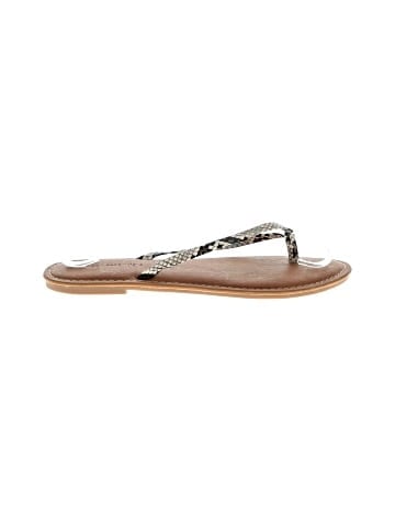Amazon Essentials Flip Flops (view 1)