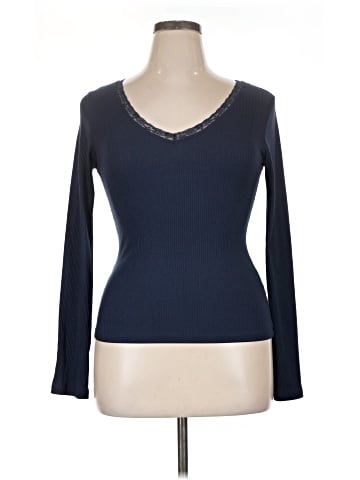 Free Kisses Long Sleeve T-Shirt (view 1)