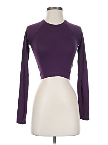 Lululemon Athletica Long Sleeve T-Shirt (view 1)